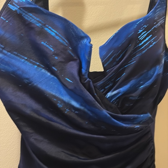Miraclesuit blue and Blue One Piece Swimsuit - size 16 - great condition - Picture 2 of 6